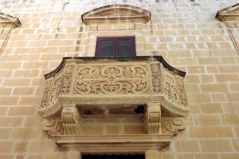 Expert Guide: Restoring a Maltese Balcony - All You Need to Know