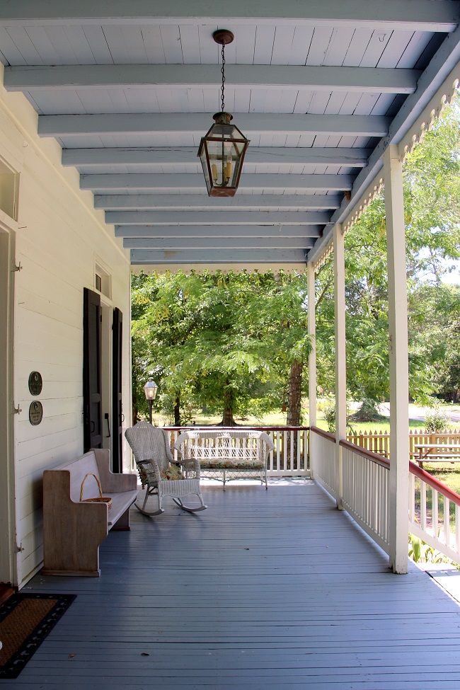 Choosing the Right Shade of Blue for Your Porch Ceiling