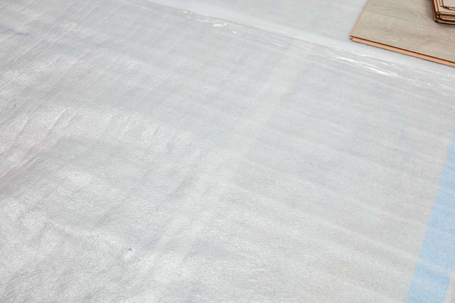 Close-up of the cushioned foam underlayment layer.