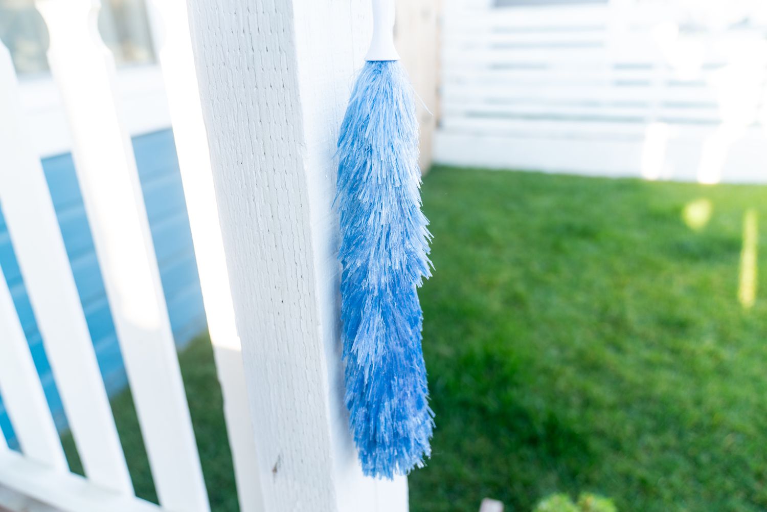 An electrostatic duster was placed outside to dry in the air.